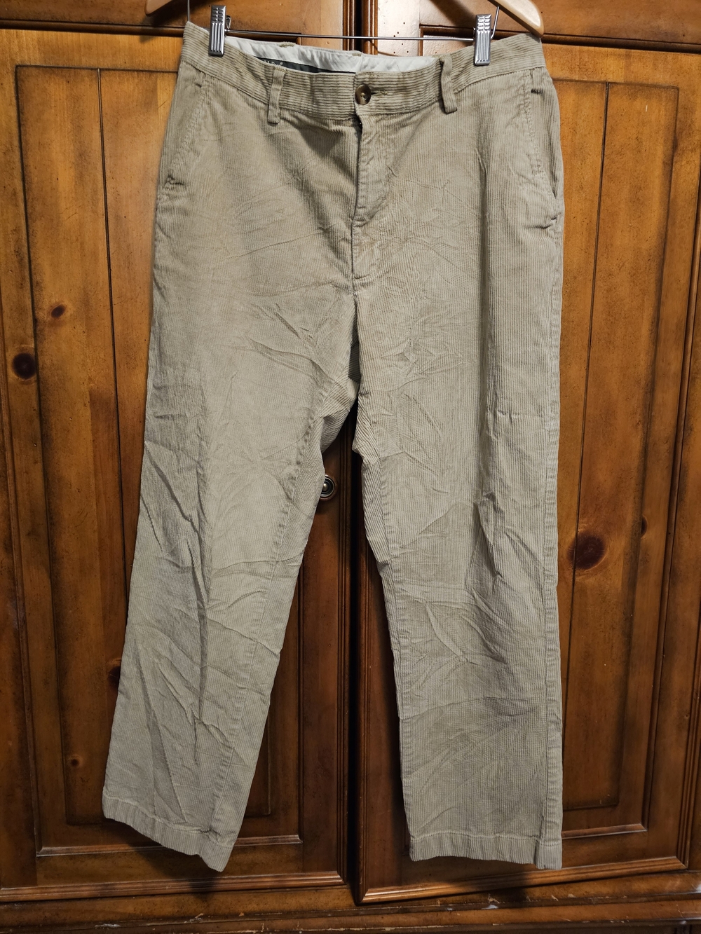 L.L. Bean Classic Fine Wale Corduroy Straight Leg Pants – Khaki Tan